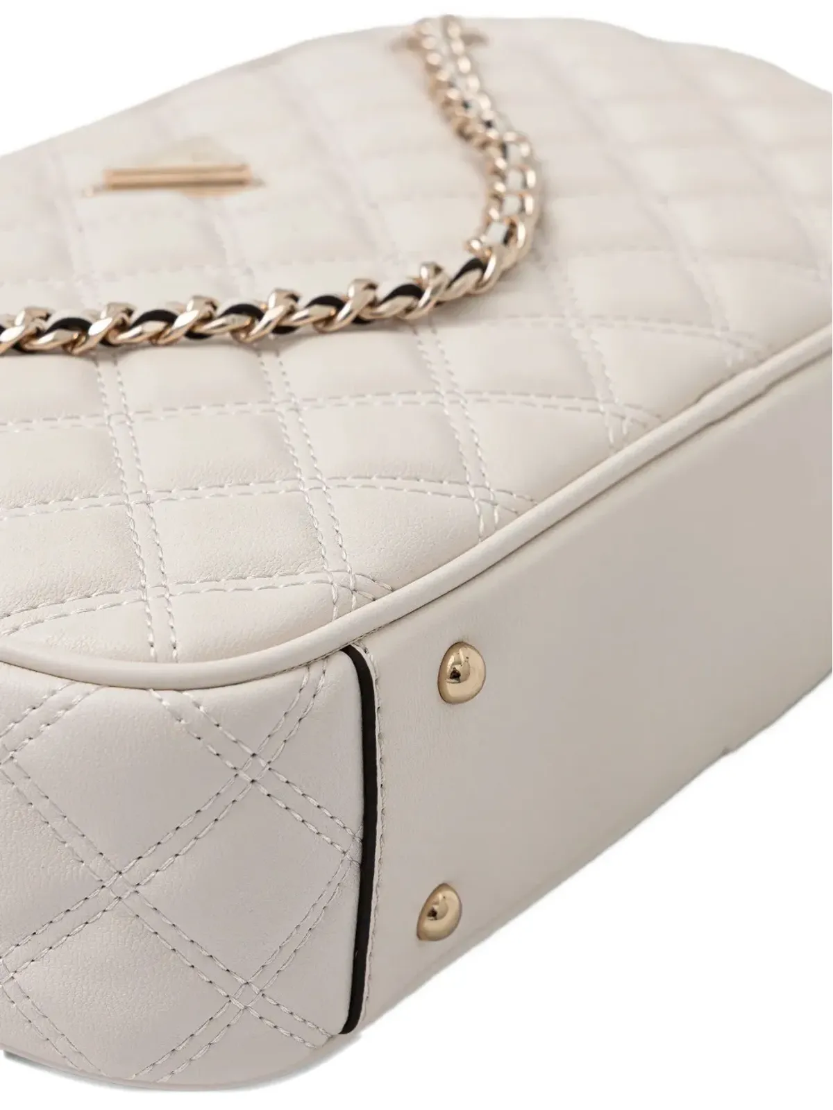 GUESS USA Giully キルテッド チェーンストラップ クロスボディバッグ - 画像5