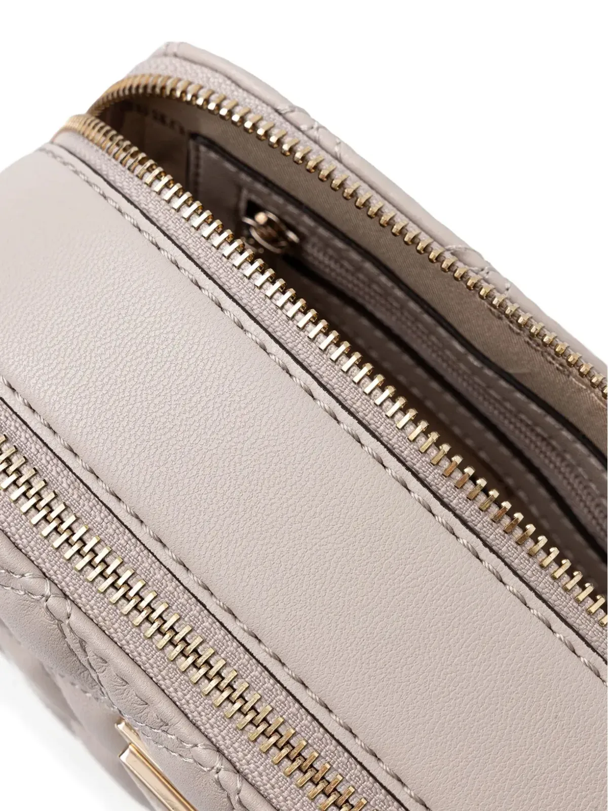 GUESS USA キルテッドチェーン・クロスボディバッグ - 画像5
