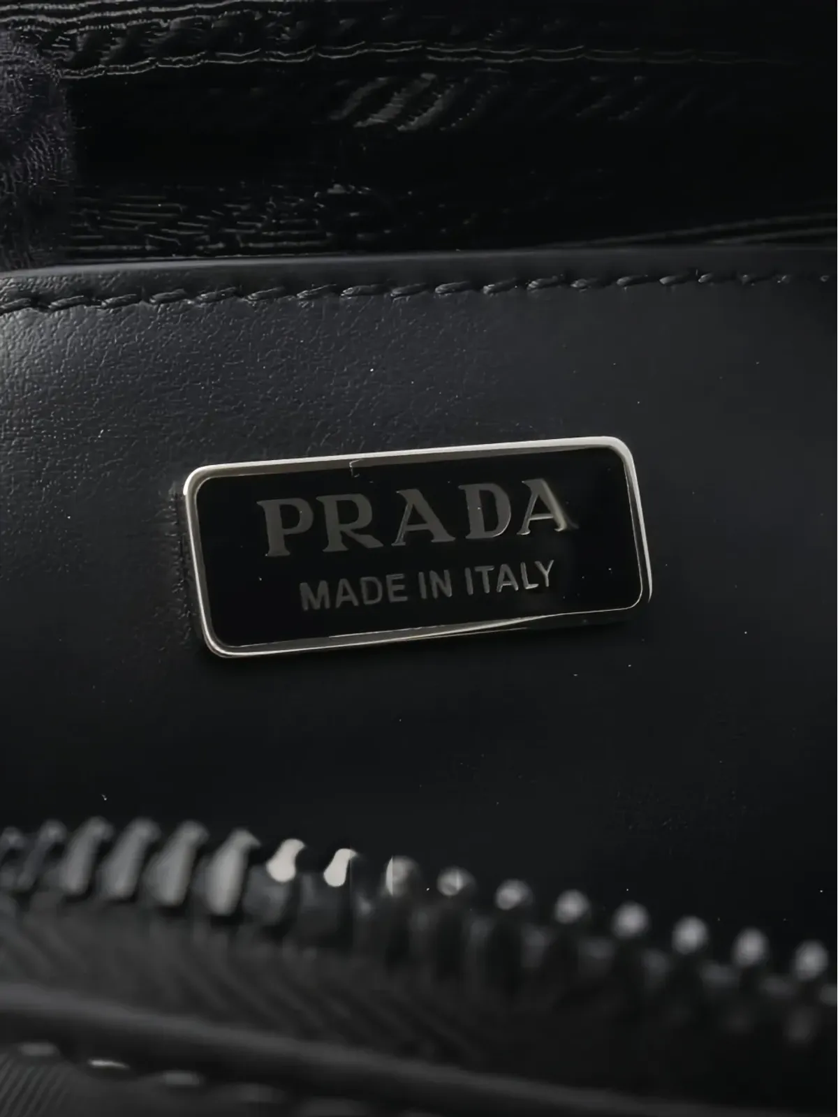 Prada ビンテージ ロゴプレート付きショルダーバッグ - 画像4