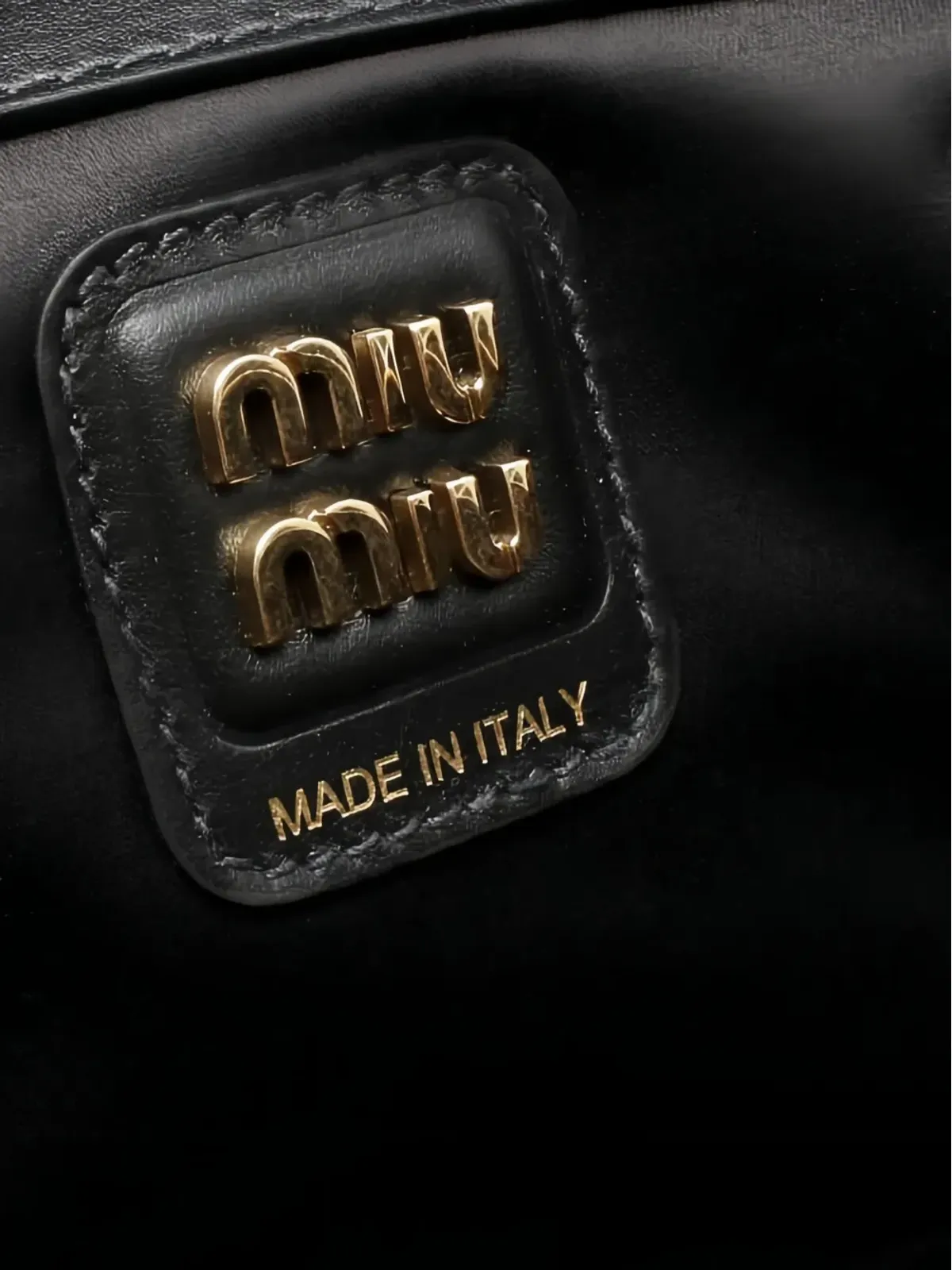 Miu Miu Pre-Owned エンボスロゴ トートバッグ - 画像4