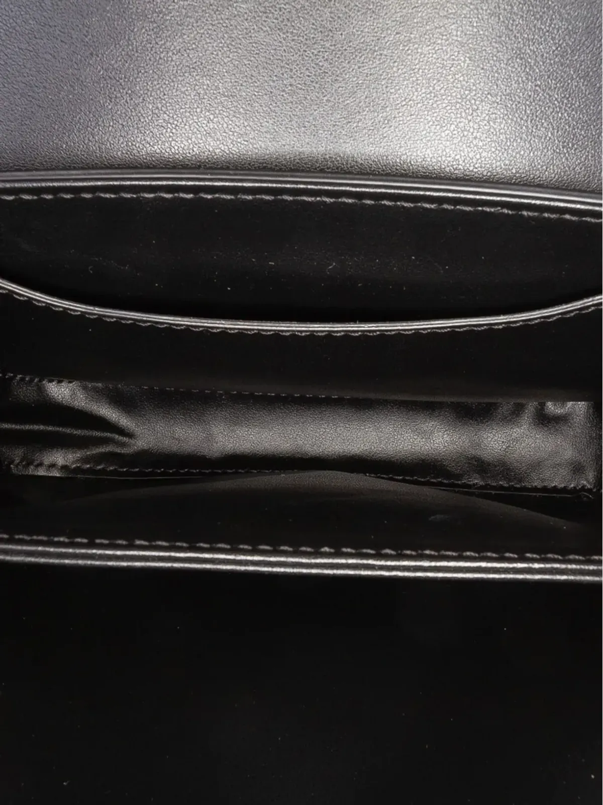 Celine Pre-Owned 2019年 小型スエード Pampille C バッグ クロスボディバッグ（ブラック） - 画像5