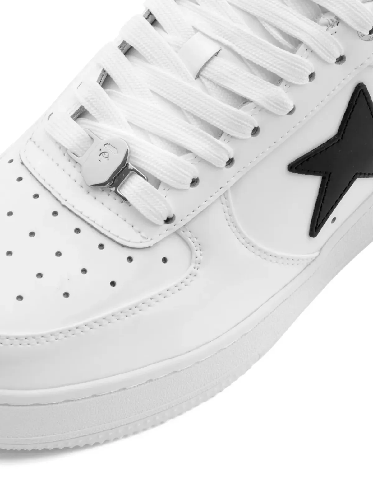 A BATHING APE® ロゴパッチスニーカー - 画像4