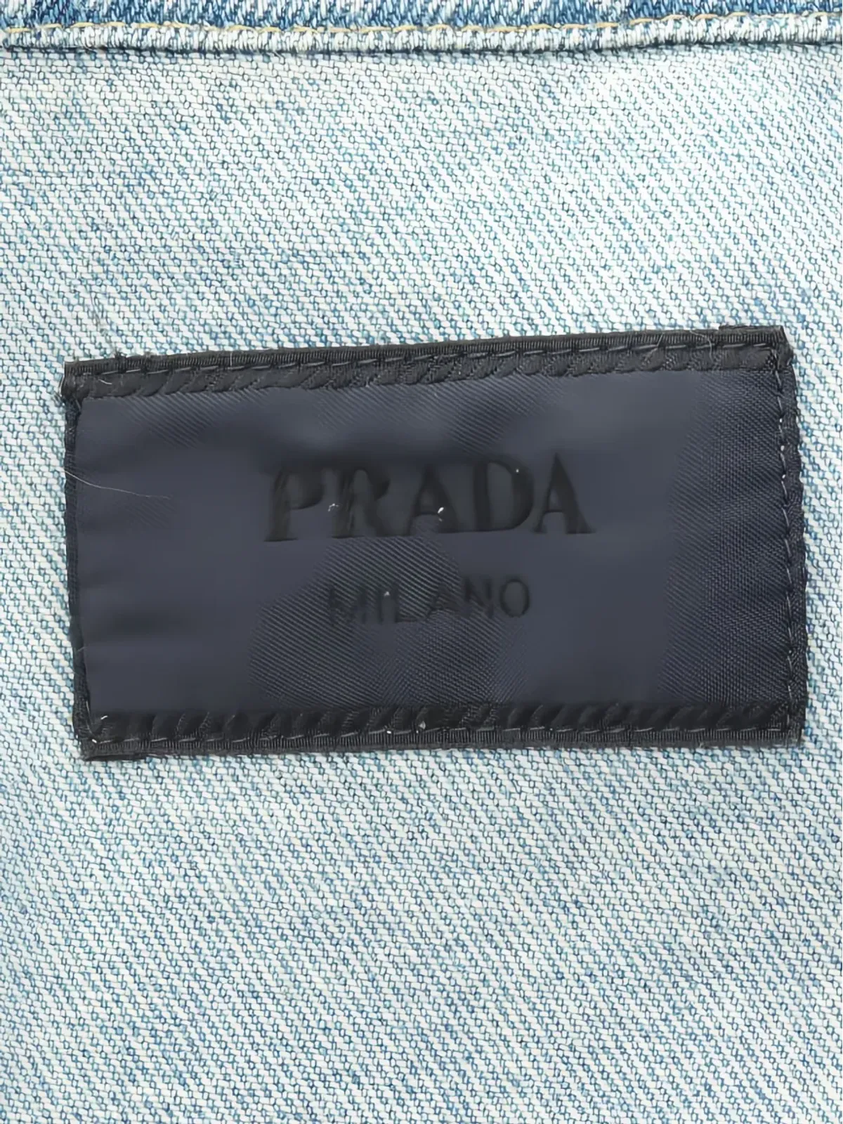 Prada Pre-Owned ロゴプレート付きデニムシャツ - 画像3