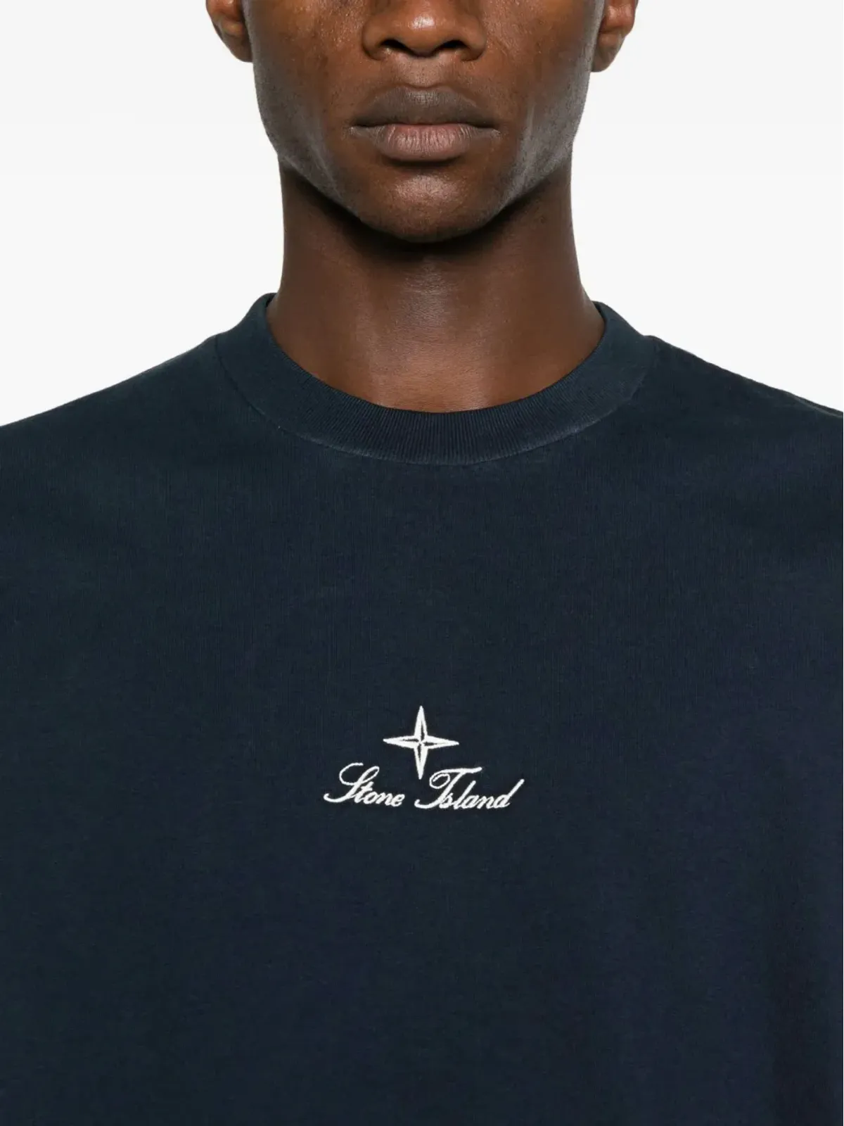 Stone Island ロゴ刺繍入りクルーネットTシャツ - 画像4