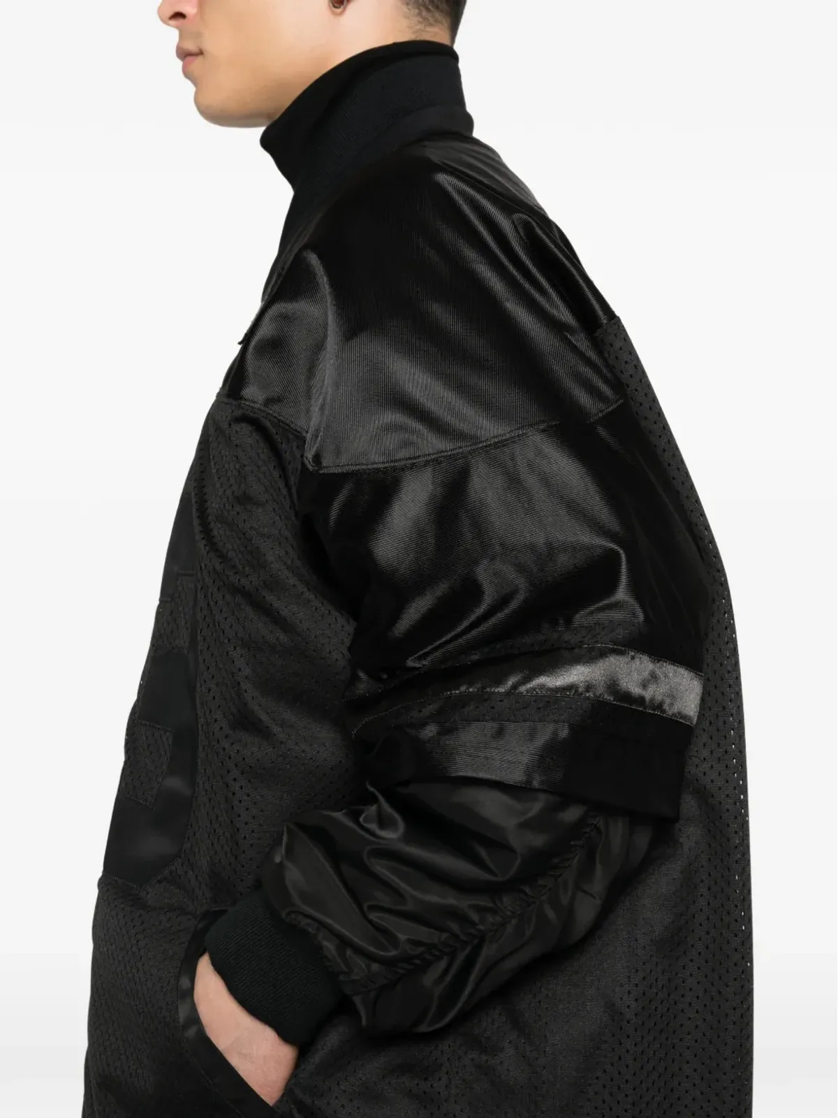 Ih Nom Uh Nit 黒のパーフォレーテッドパネルドジャケット - 画像5