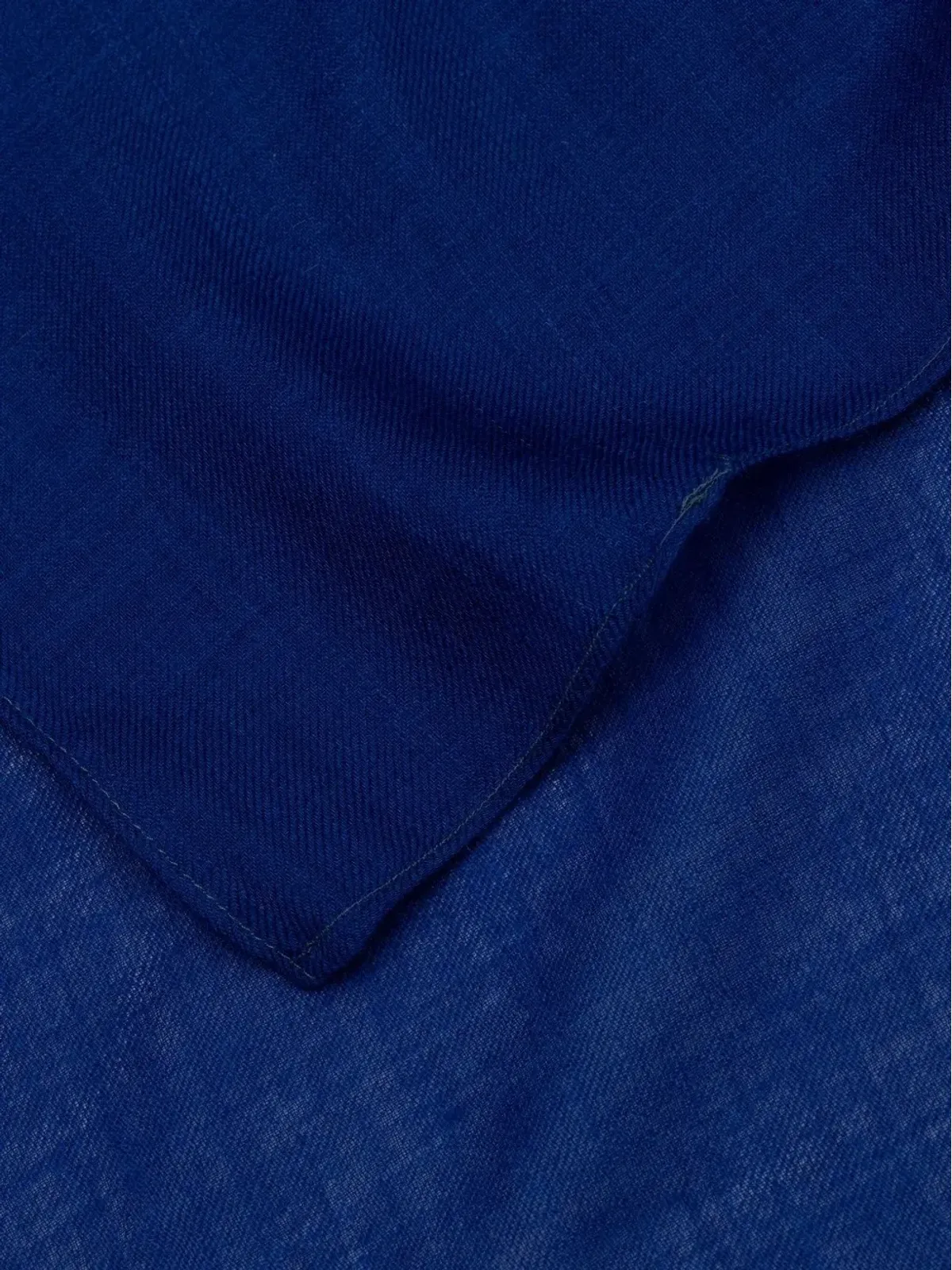 Begg x Co カシミヤスカーフ - Blue - 画像2