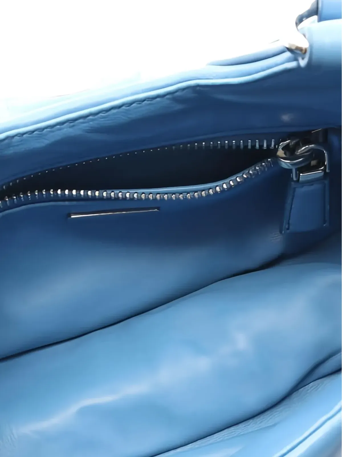 Prada ビンテージ ムーンバックル レザートートバッグ ブルー - 画像4