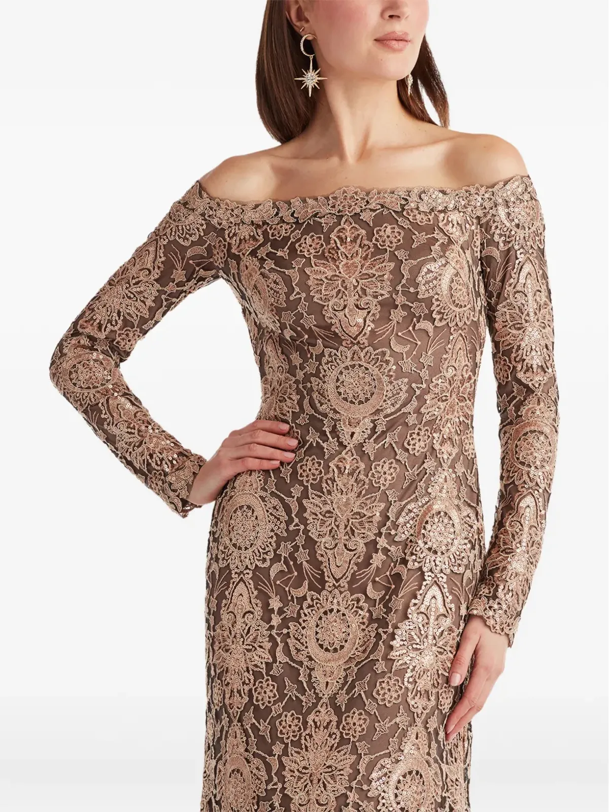 Tadashi Shoji オフショルダーマキシドレス - 画像4
