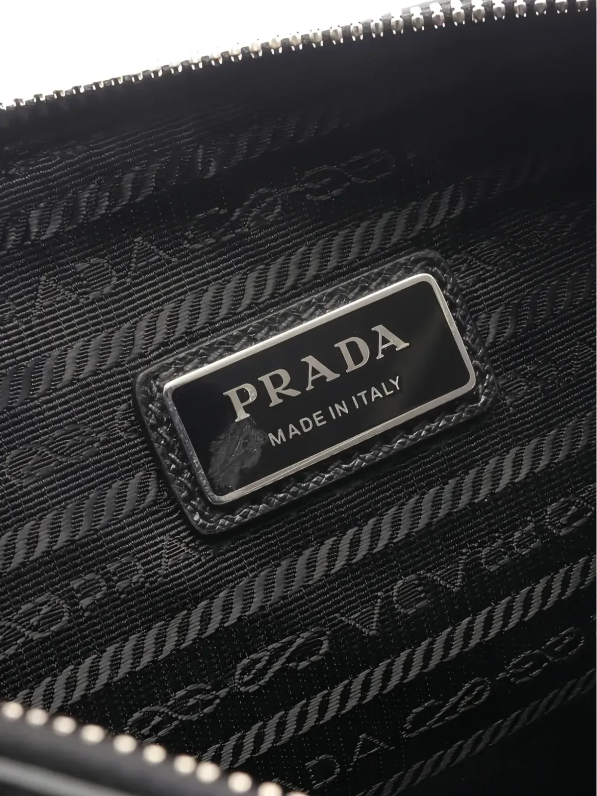 Prada ビンテージ 2020年代 サフィアーノレザー ショルダーバッグ - ブラック - 画像3