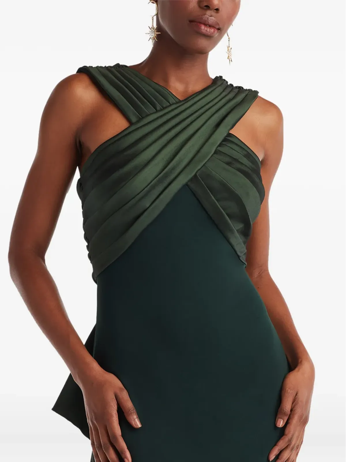 Tadashi Shoji クリスクロスディテールのフリル付きグリーンのマキシドレス - 画像4
