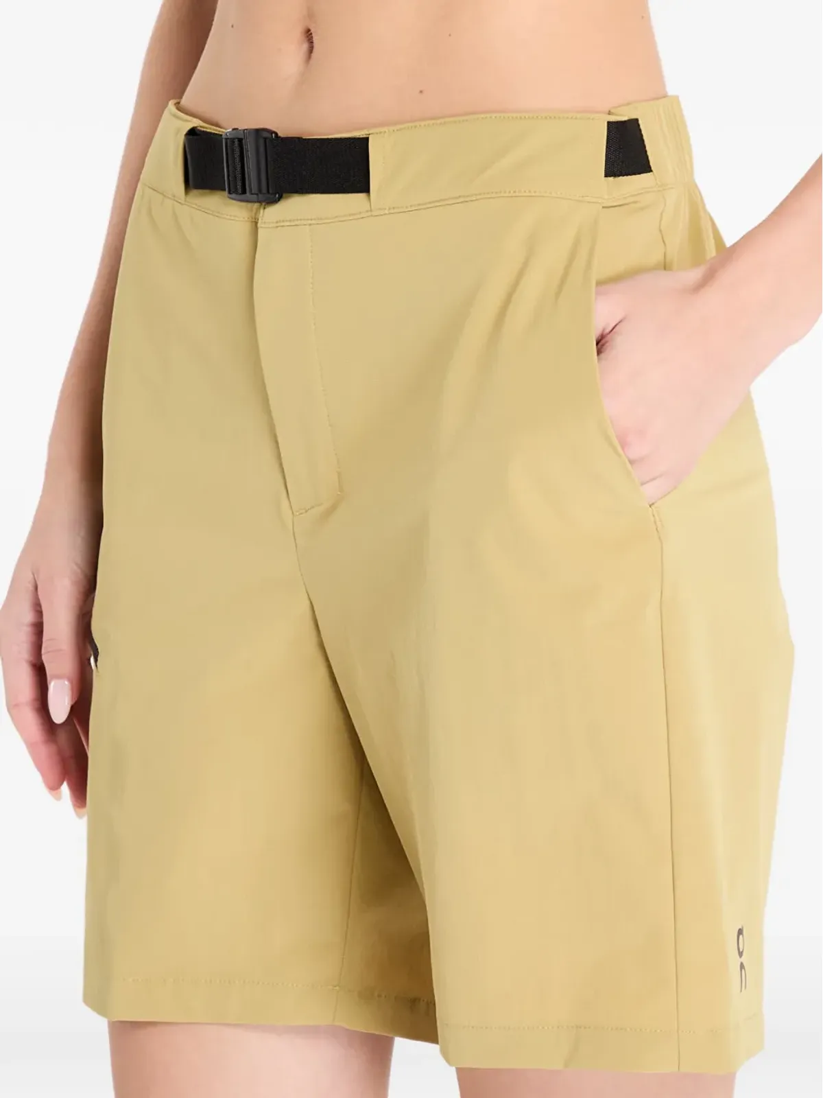 On トレック ベルト付きショートパンツ - 画像3