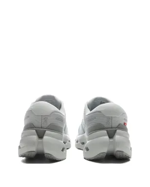 On クラウドランナー3 パーフォレーテッド ロゴディテール スニーカー - サムネイル3