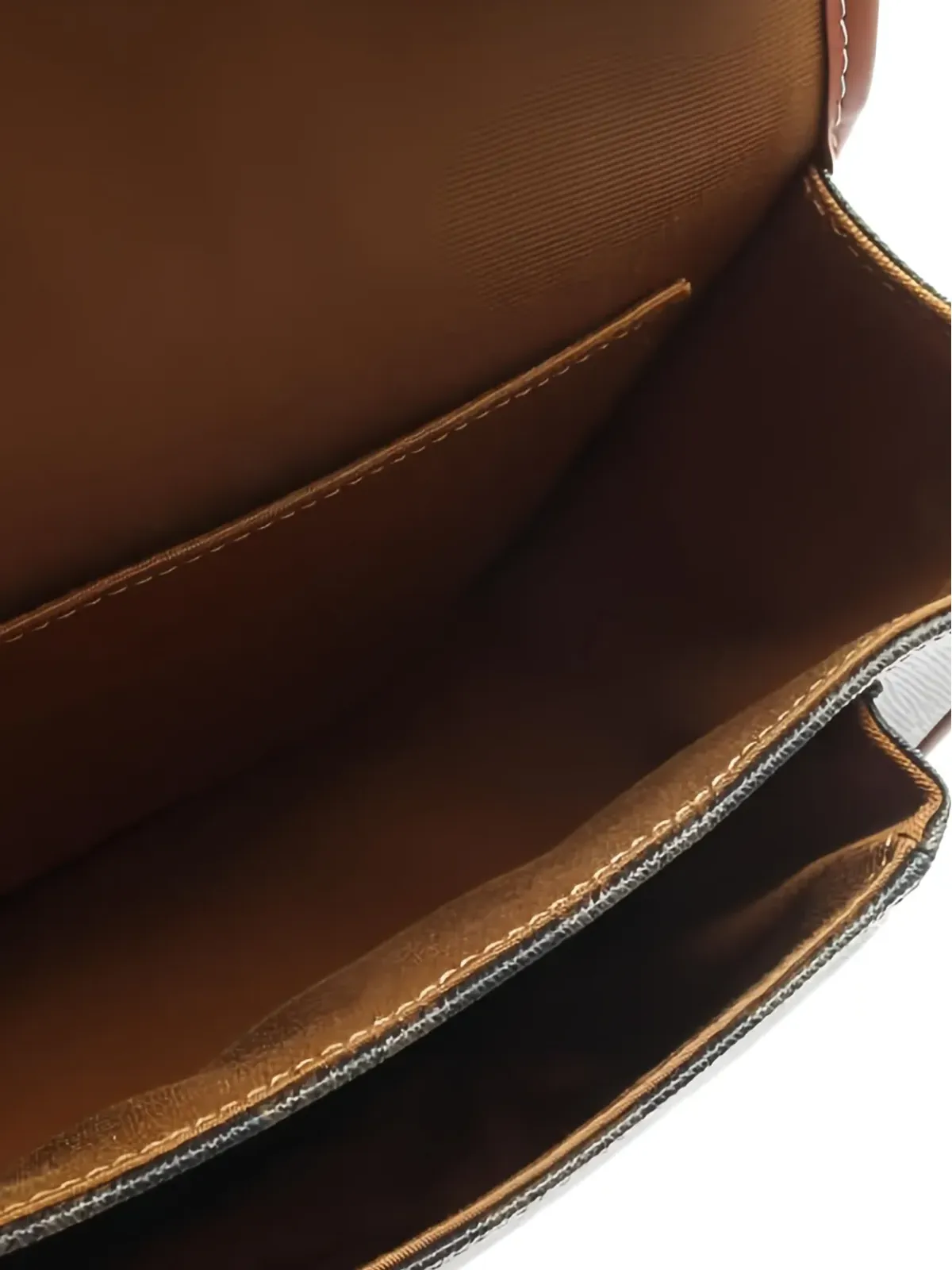 Celine Pre-Owned フォルコ・トリオムフ レザー ショルダーバッグ - 画像3