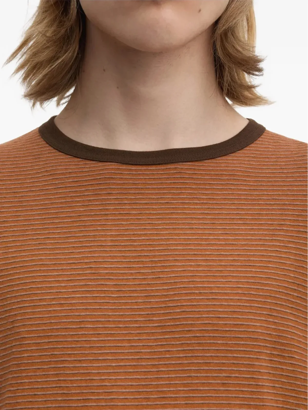 Another Aspect ブラウンの3.0ストライプ クルーネックTシャツ - 画像5