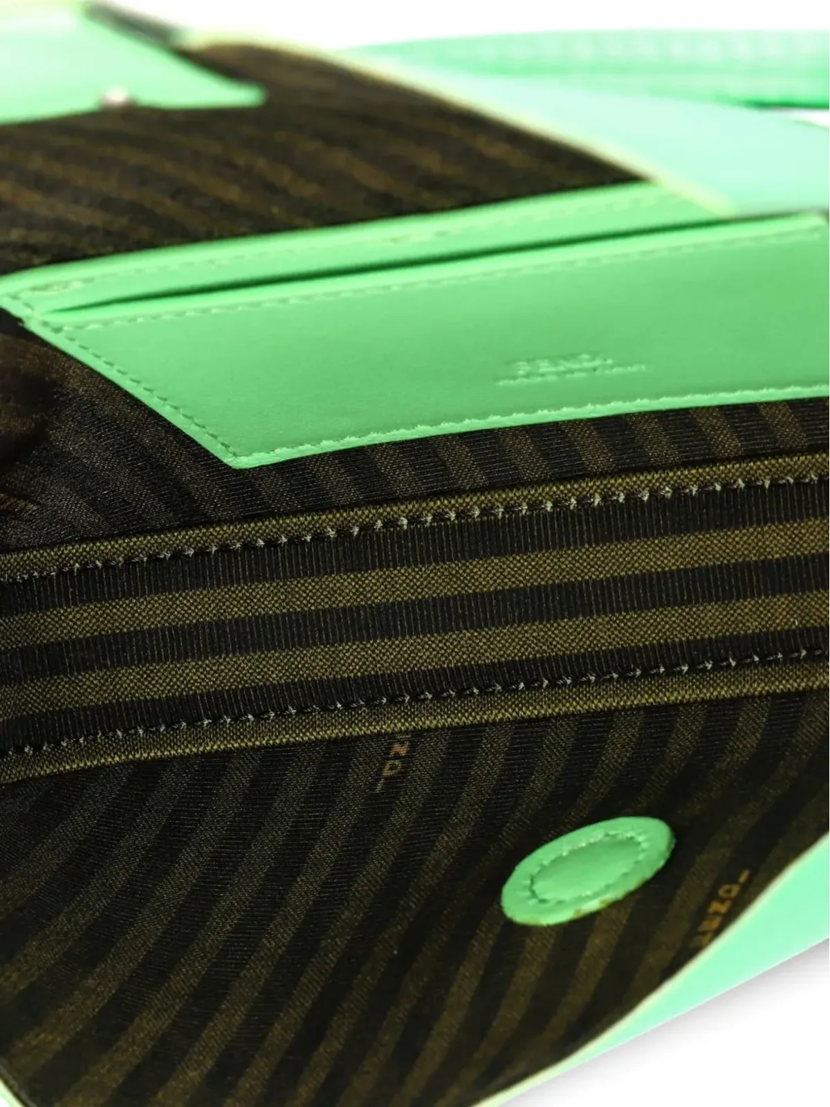 Fendi Vintage バゲットフォンポーチ サテン サッチェル グリーン - 画像5