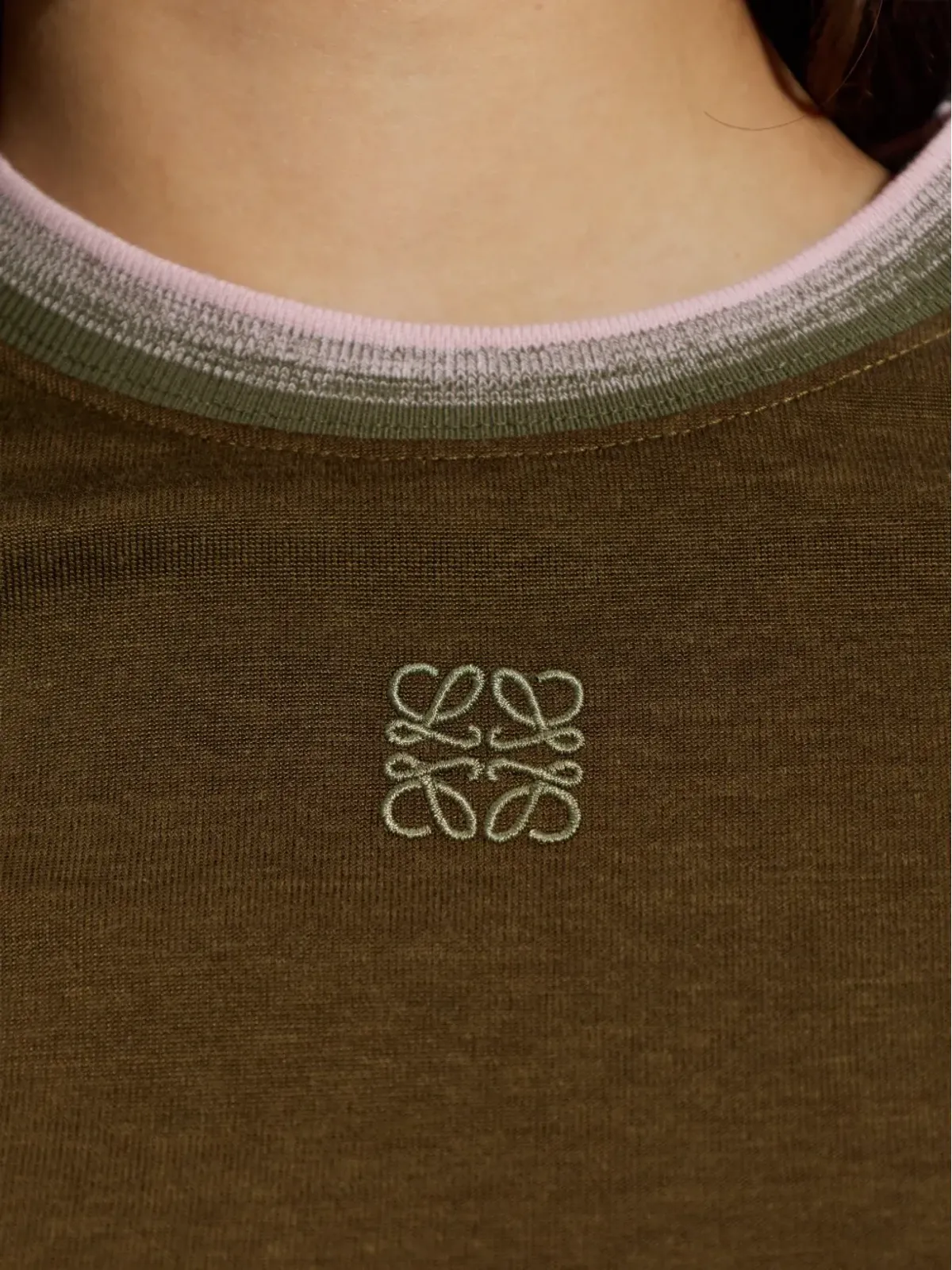 LOEWE 刺繍カラー・ブロック Tシャツ グリーン - 画像5