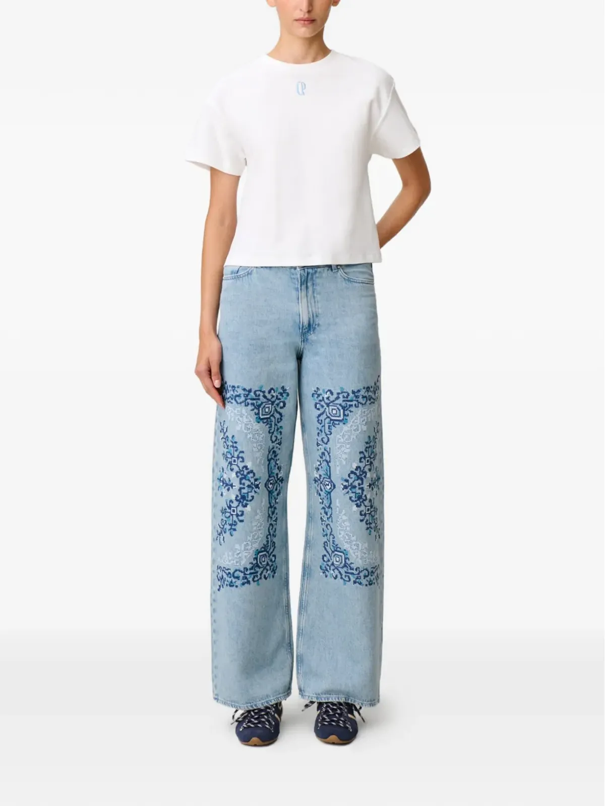 Claudie Pierlot 丸首刺繍入りTシャツ - 画像2