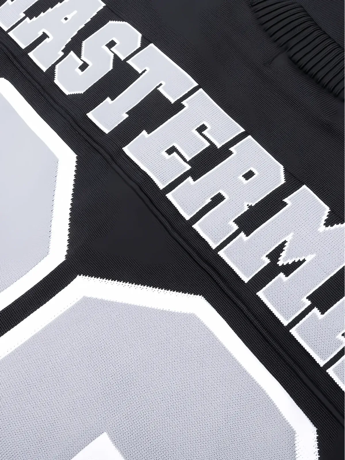 Mastermind Japan Vネック ナンバーグラフィック Tシャツ - ブラック - 画像4