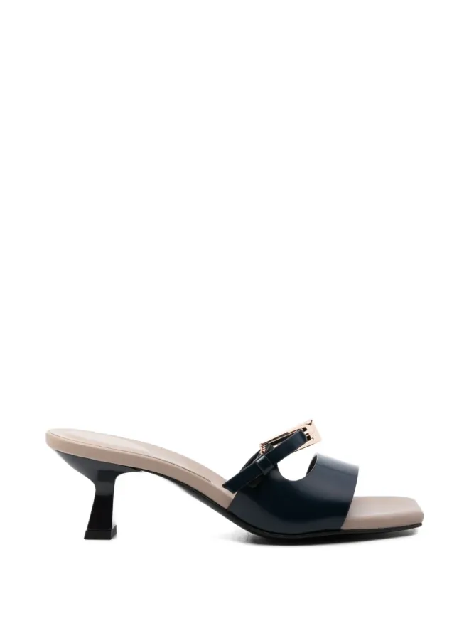 Donnarì Donnarì バックル留めレザーサンダルの商品画像