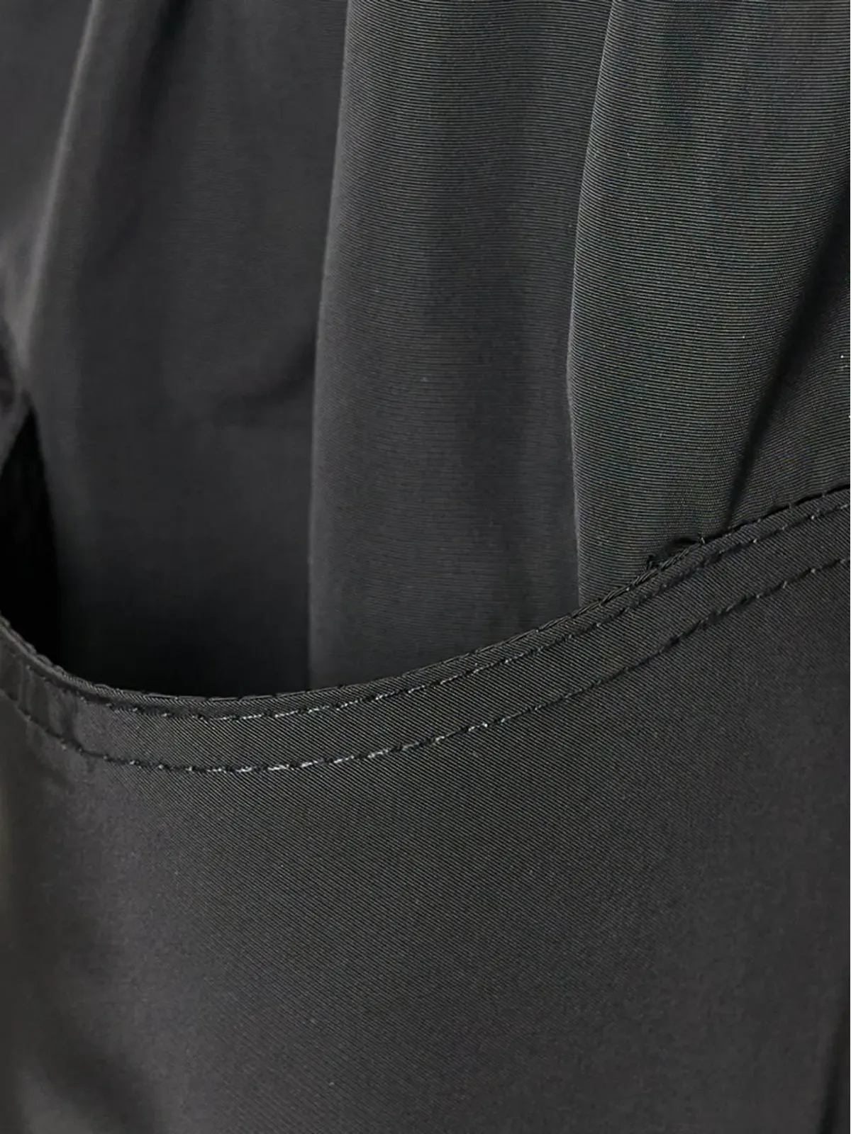 KUMANN YHJ バルーンシルエットのキュロットパンツ（ブラック） - 画像3