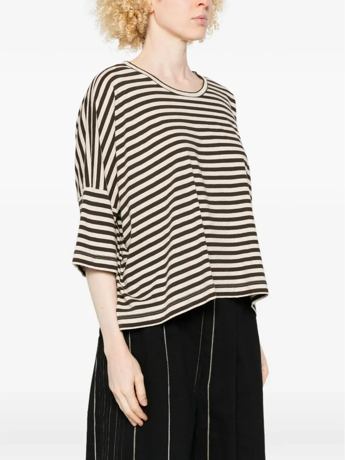 Phisique Du Role ストライプ柄のブラウン系半袖Tシャツ - 画像3