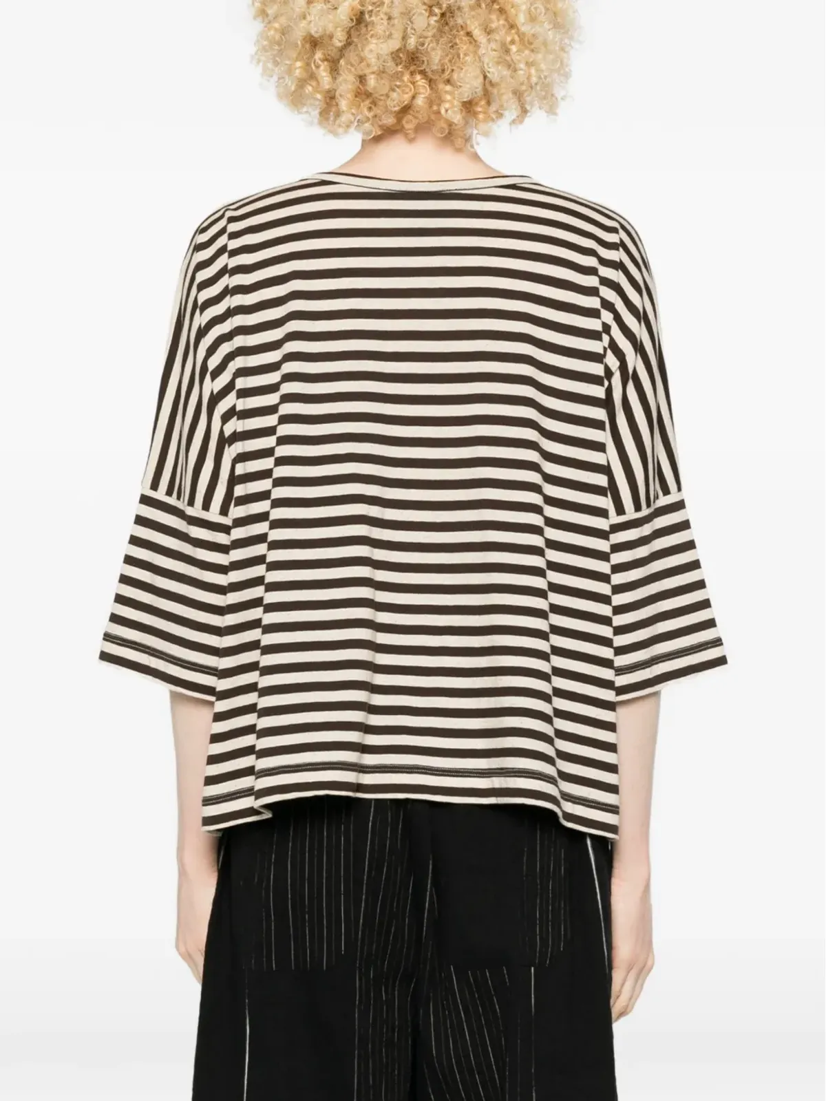 Phisique Du Role ストライプ柄のブラウン系半袖Tシャツ - 画像4