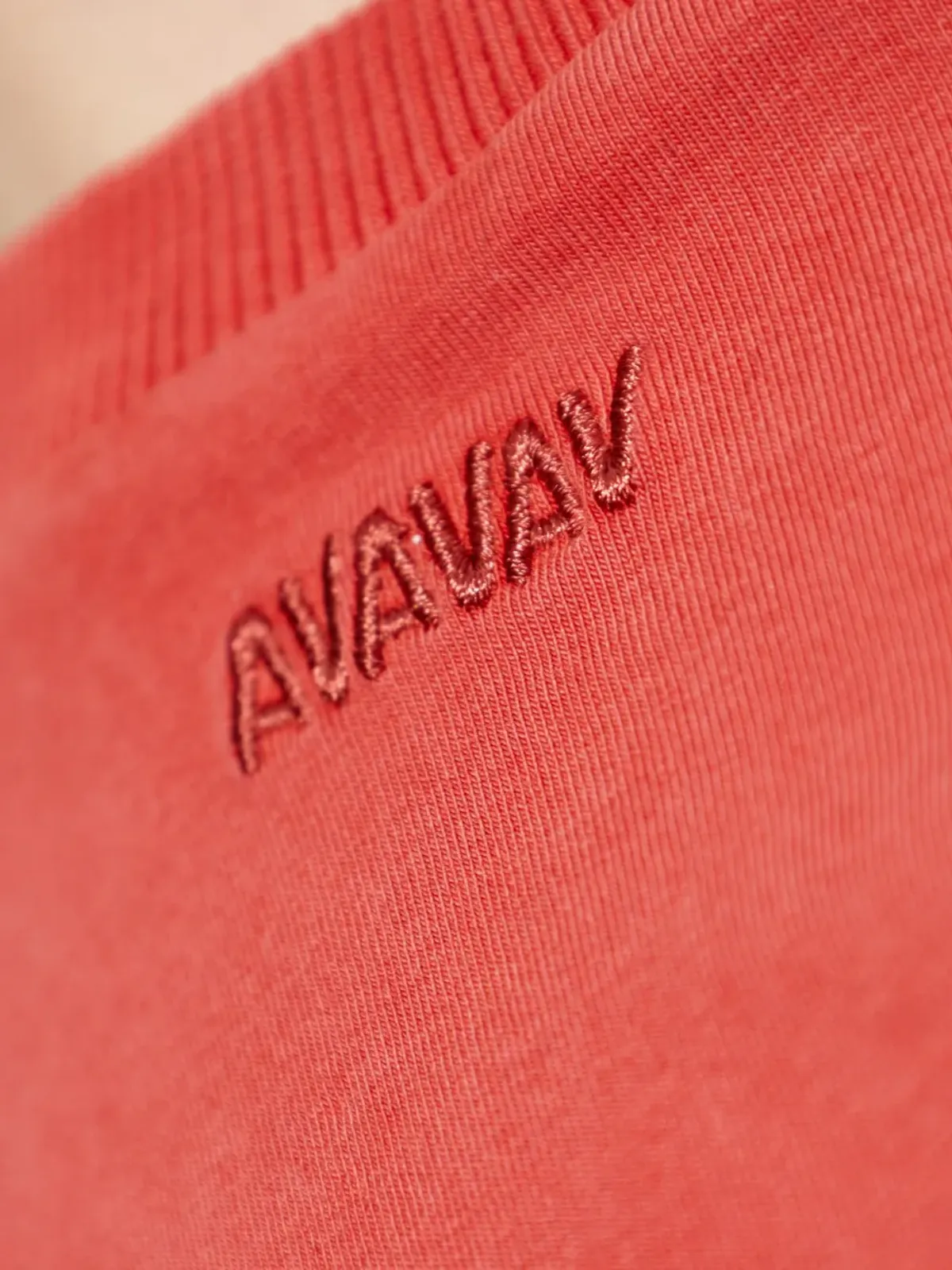 AVAVAV カットアウトTシャツ - 画像5