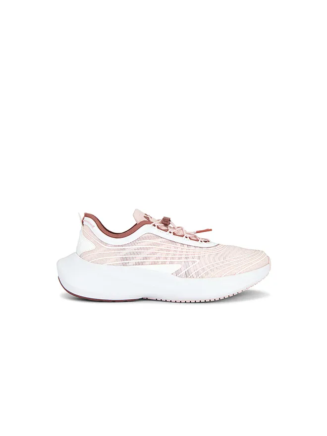 APL: Athletic Propulsion Labs APL: Athletic Propulsion Labs VEIL スニーカーの商品画像