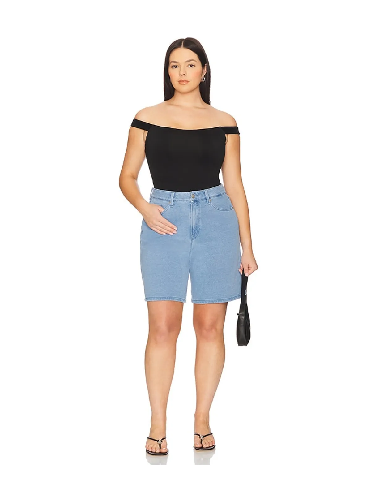Good American JEANIUS ショートパンツ - 画像10
