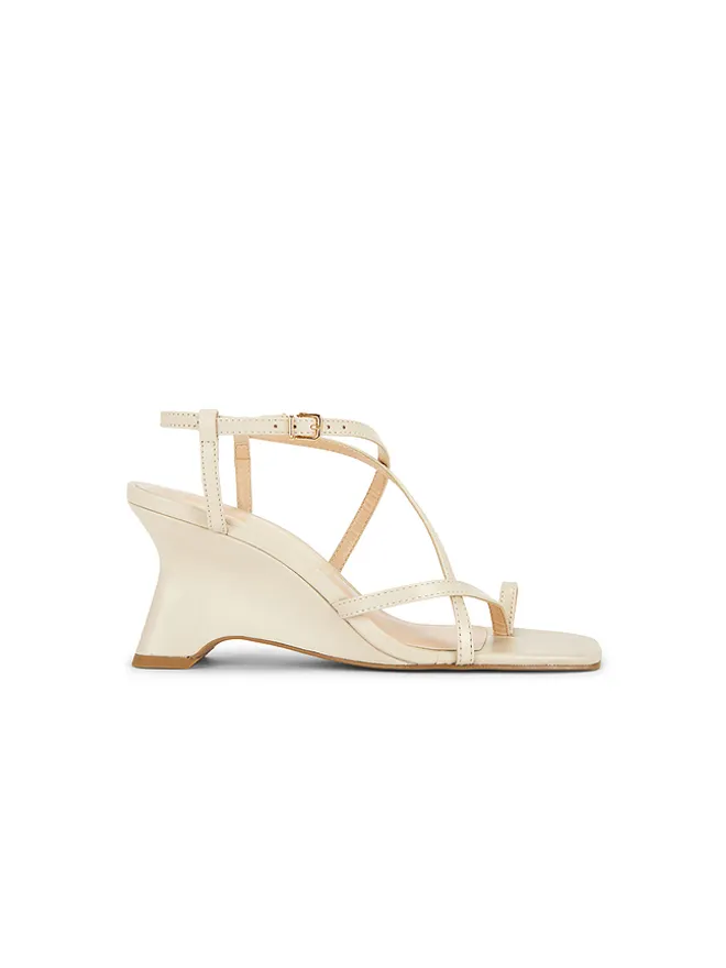 Dolce Vita Dolce Vita AYLEE ストラップヒールサンダルの商品画像