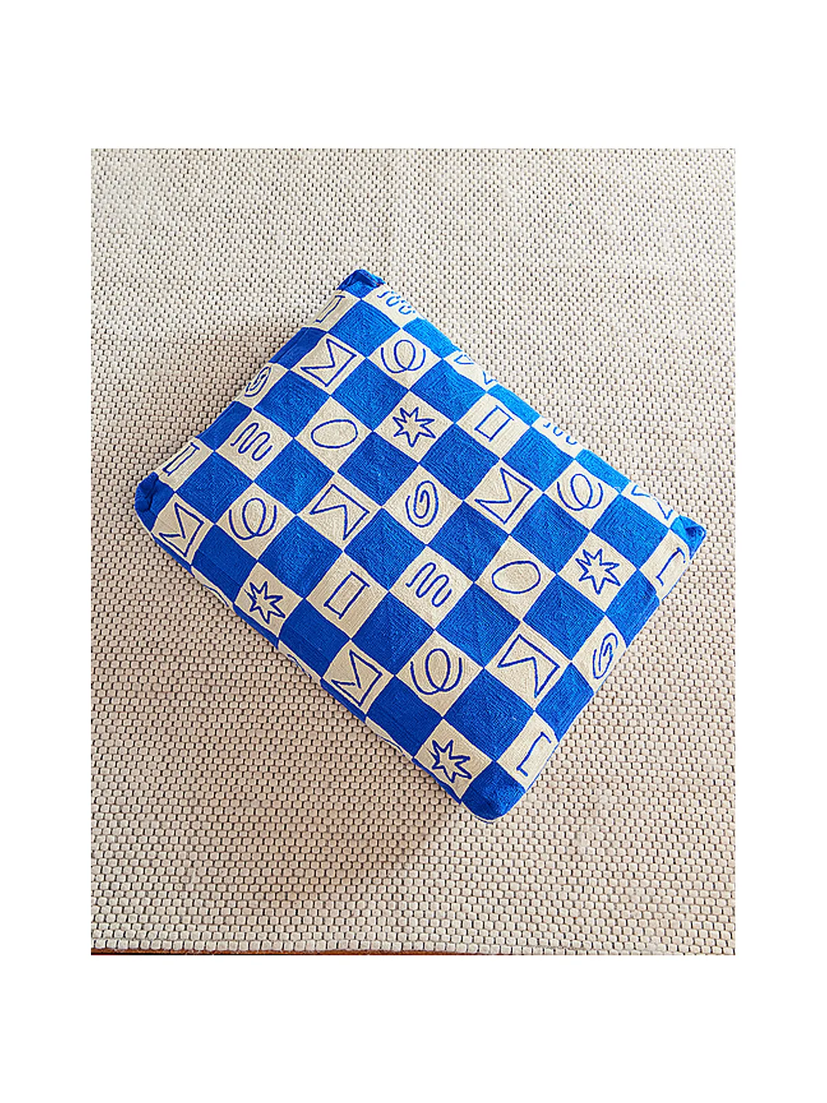 Dusen Dusen TILE EMBROIDERED DOG BED 犬用ベッド - 画像2
