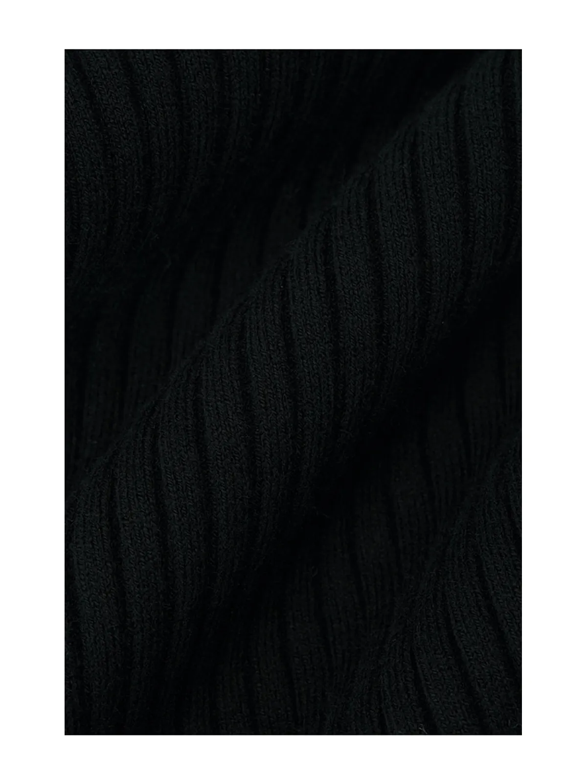 EAVES NICHOLE トップ - 画像5