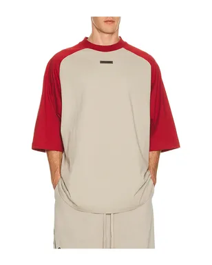 Fear of God ESSENTIALS BASEBALL Tシャツ - Grey,Red. - サムネイル1