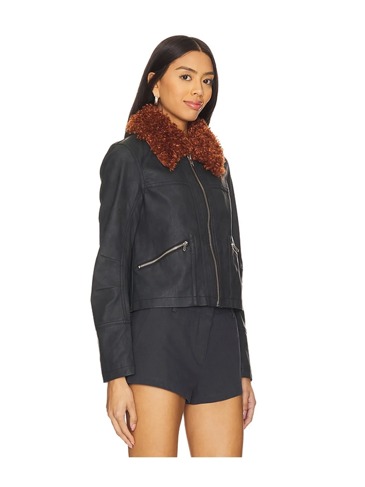 Free People FREE PEOPLE JAYCE フェイクレザージャケット、フェイクファートリム - 画像3
