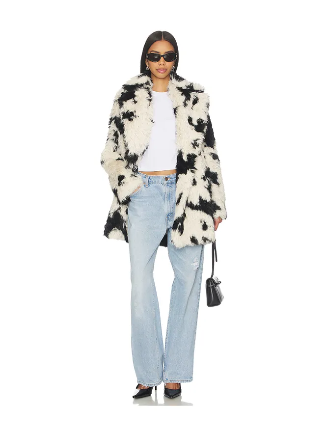 Free People Free People x REVOLVE Jade Cow Fur Coat - Black,White.の商品画像
