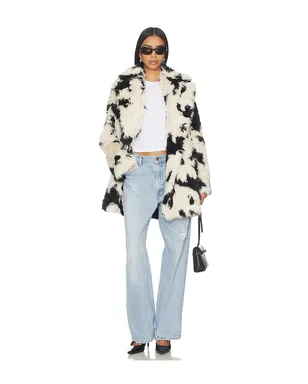 Free People x REVOLVE Jade Cow Fur Coat - Black,White. - サムネイル1