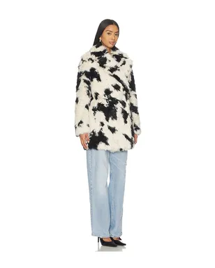 Free People x REVOLVE Jade Cow Fur Coat - Black,White. - サムネイル3