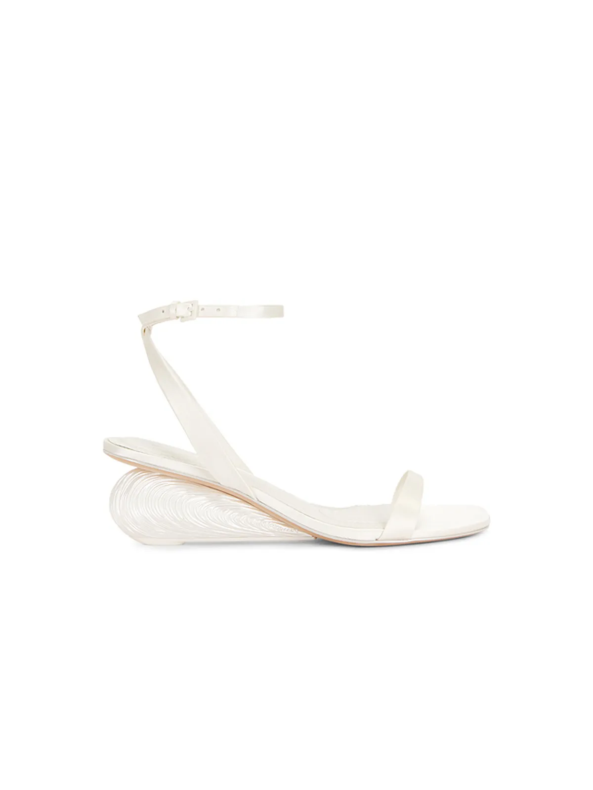 SIMKHAI BRIDGET SATIN OYSTER SHELL WEDGE サンダル - 画像1