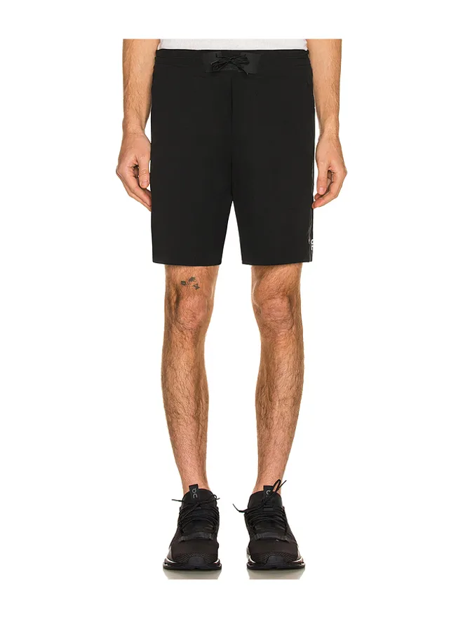 On On ACTIVEWEAR ショートパンツの商品画像