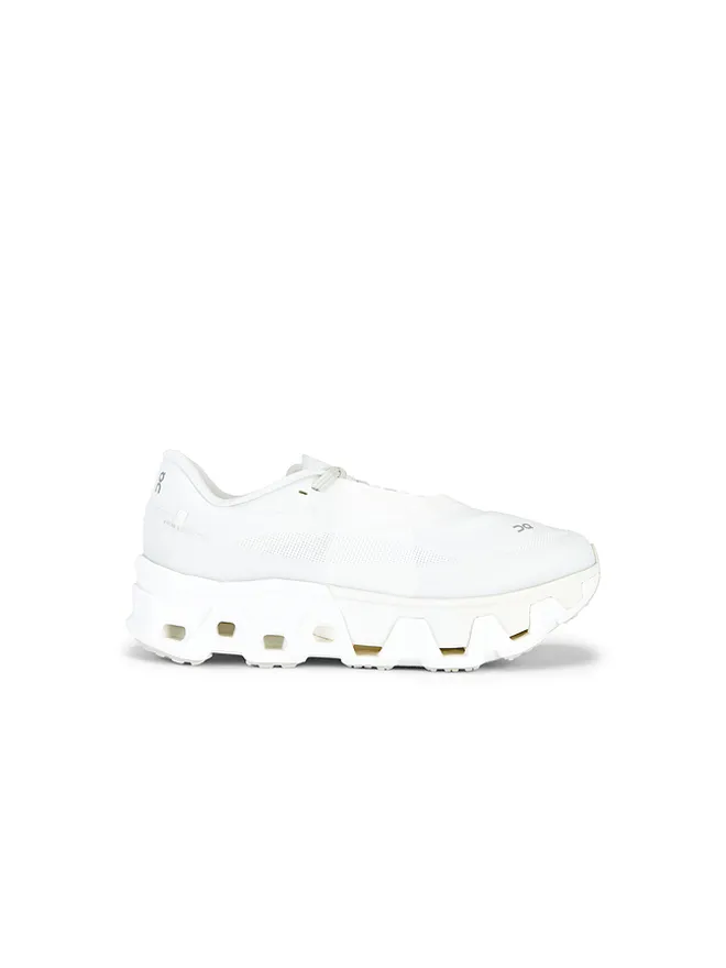 On On CLOUDMONSTER スニーカーの商品画像