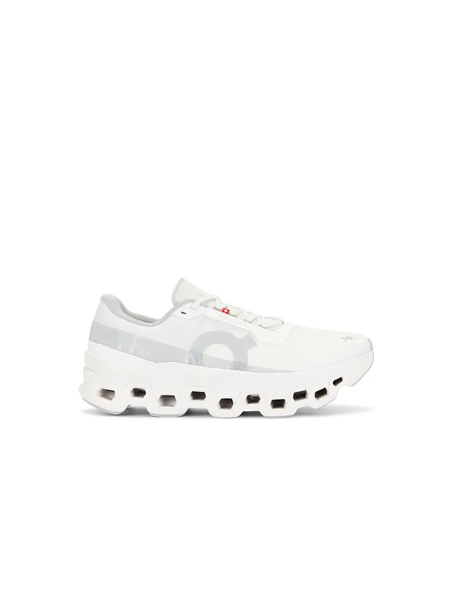 On On CLOUDMONSTER スニーカーの商品画像