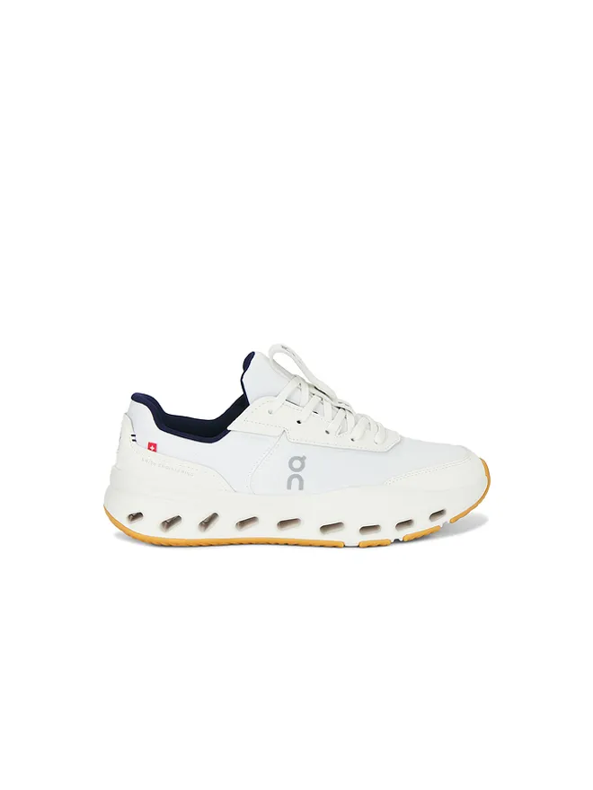 On On THE ROGER WILDCARD スニーカー - White,Navy.の商品画像