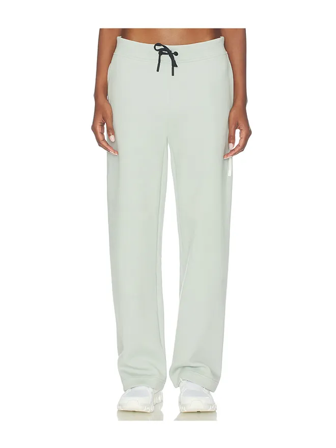 On On FOCUS スウェットパンツの商品画像