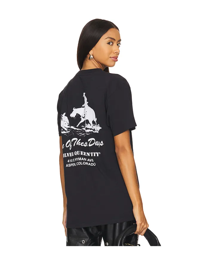 ONE OF THESE DAYS ONE OF THESE DAYS SILVER QUEEN Tシャツの商品画像