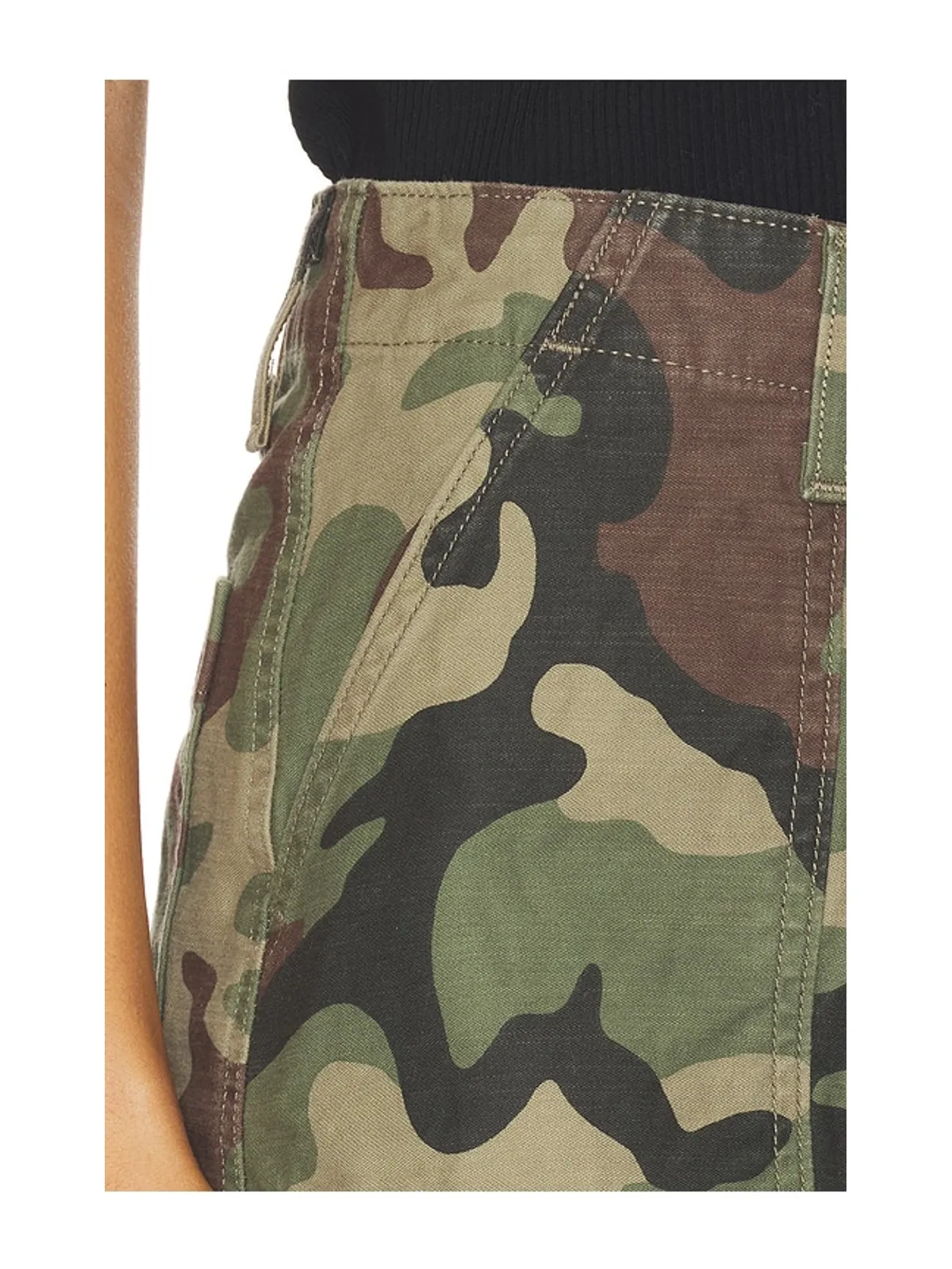 LEVI'S RIBCAGE UTILITY デニムショートパンツ - Army,Brown. - 画像6