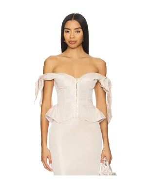 Maria Lucia Hohan MEDANA トップ - サムネイル1