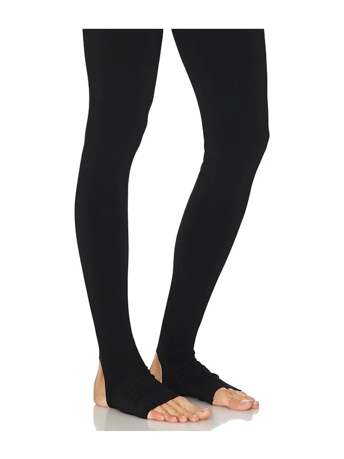 Norma Kamali SWEETHEART オフショルダーキャットスーツ、フッティー付き - 画像4