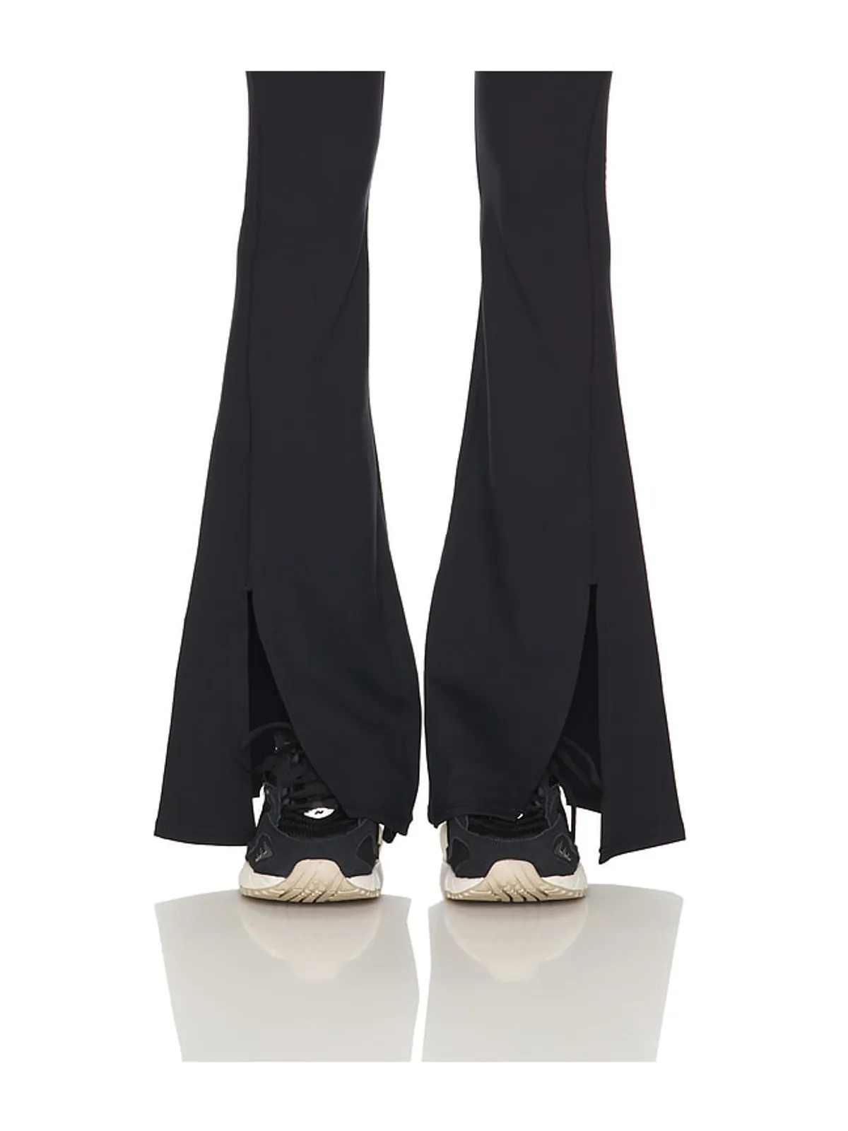 WellBeing + BeingWell MOVEWELL PORTER FLARE パンツ - 画像6