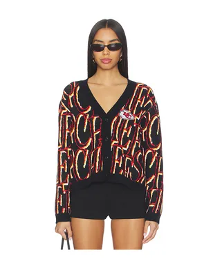 The Wild Collective CHIEFS クロップドカーディガン - Black,Red. - サムネイル1