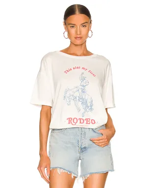The Laundry Room THIS AIN'T MY FIRST RODEO OVERSIZED Tシャツ - サムネイル1